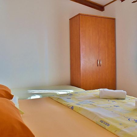 Feniks Apartmani Lopar Bagian luar foto